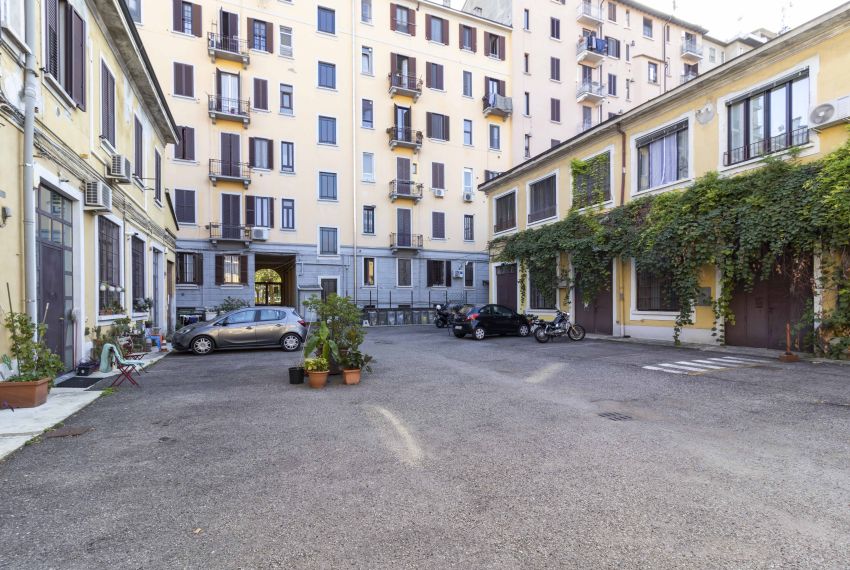 Affittasi Bilocale con posto auto in affitto viale cermenate