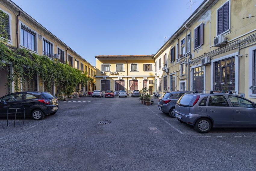 Affittasi Bilocale con posto auto in affitto viale cermenate